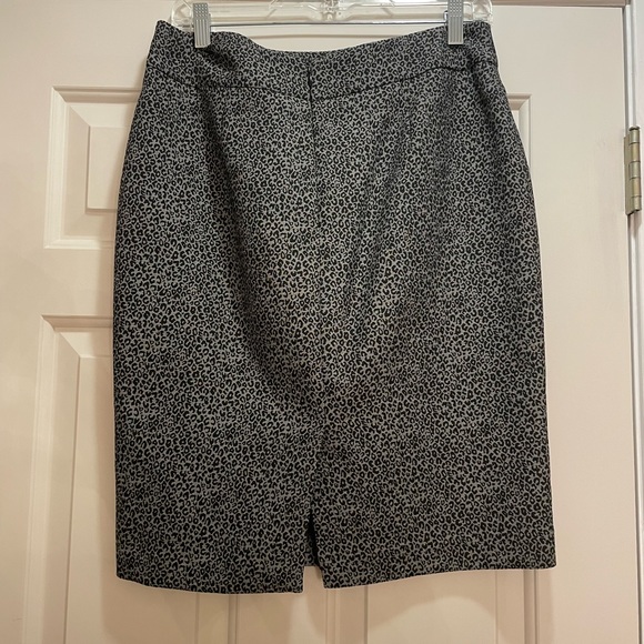 Ann Taylor Pencil Skirt Cheetah Size 6 - Picture 3 of 7